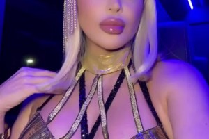 ??皮蓬前妻這身裝扮什么水平？阿姨真是越活越年輕啊！