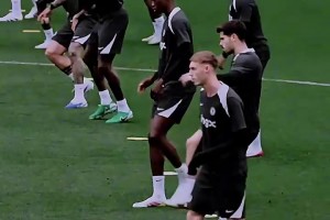 鐵血硬漢氣質(zhì)！戰(zhàn)損版內(nèi)托的“狠人”時(shí)刻！真的帥??！