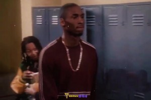 視頻拍攝于1995年，17歲的科比略顯青澀！