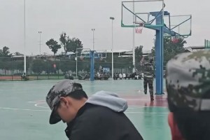 靜雨：杜蘭特今天到最后頻繁失誤打鐵 表現(xiàn)一敗涂地甚至成為累贅