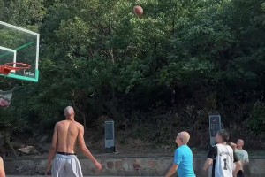 上一箱退十一瓶！朱芳雨：曾凡博被裁很遺憾，NBA競爭非常激烈！