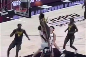 A史密斯：詹姆斯奪冠前心里脆弱，在熱火第一年不敢獨自接受采訪