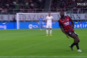 米蘭1-1遭扳平！德溫特禁區(qū)內(nèi)手球送點(diǎn)！夸德拉多主罰命中！