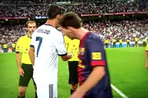 當(dāng)年巔峰西班牙國家德比！C羅和梅西擦肩而過沒有握手??