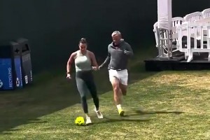 國(guó)外網(wǎng)友：薩巴倫卡踢球視頻我能看100遍??