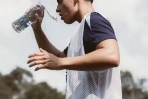 有點帥??！法國女足球員德阿爾梅達！男女通殺的肌肉！