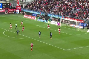 后衛(wèi)梅開二度??！阿什拉夫破門雙響，巴黎2-0領(lǐng)先