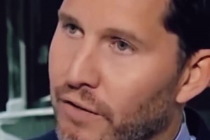 有理有據(jù)爆殺全場(chǎng)！主持人解釋為什么女足比男足工資低合情合理！