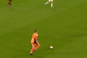 開(kāi)宗立派的門衛(wèi)先驅(qū)！諾伊爾以門將之名，行后衛(wèi)之實(shí)！