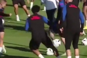 以前哪敢想？梅西訓(xùn)練中穿維拉蒂襠，第一時間找拉莫斯尋求庇護