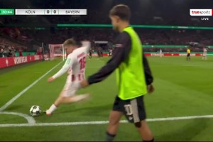 拜仁客場丟球！科隆角球開出阿赫頭球攻門得手！