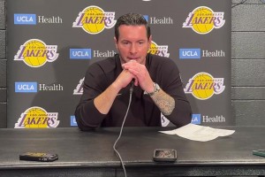 雷迪克賽后采訪談里夫斯絕殺：他會出現(xiàn)在最重要的時刻！