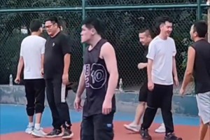 好像有點(diǎn)道理，腳確實(shí)沒落地！