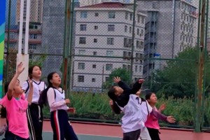 她是怎么做到全場個(gè)子最小但又這么厲害??????