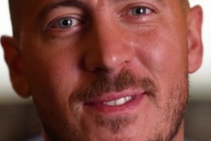 穆帥深情表白阿扎爾：抱歉以前那樣對你，因?yàn)橄胱屇阕兊酶?>
                                <span></span>
                                <p>穆帥深情表白阿扎爾：抱歉以前那樣對你，因?yàn)橄胱屇阕兊酶?/p>
                            </a>
                        </div>
                                                <div   id=