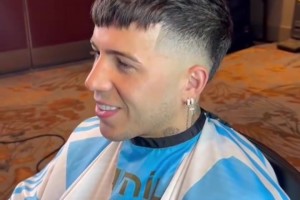 永恒經(jīng)典！范巴斯滕米蘭時(shí)期五粒經(jīng)典進(jìn)球！太瀟灑了！