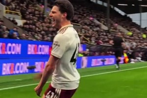 7分領(lǐng)跑！阿森納客場(chǎng)2-0輕取伯恩利，各項(xiàng)賽事9連勝+連續(xù)7場(chǎng)零封