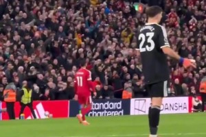 隊(duì)史第3人！薩拉赫打入利物浦生涯第250球，率隊(duì)2-0終結(jié)英超4連敗