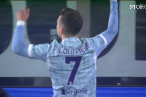 尤文再下一城！孔塞桑傳中造亂戰(zhàn)！坎比亞索禁區(qū)內(nèi)打門(mén)得手！