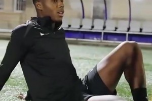 尼科：C羅和梅西選梅西，你問尼科還是亞馬爾？你說廢話?。?>
                                    <span></span>
                                    <p>尼科：C羅和梅西選梅西，你問尼科還是亞馬爾？你說廢話??！</p>
                                </a>
                            </div>
                                                        <div   id=