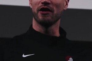 全隊(duì)瘋狂鼓掌！斯普利特激情演講：落后20分沒放棄！你們太棒！