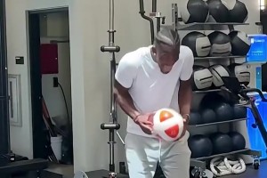 好兄弟！名場(chǎng)面：看內(nèi)馬爾送上空接助攻巴特勒“暴扣”！