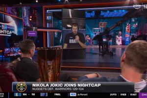 逆天大長腿搶鏡！綠軍股東何猷君與女友奚夢瑤出席球隊慈善晚宴