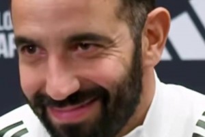 依舊會(huì)玩！曼聯(lián)女網(wǎng)紅預(yù)測(cè)晚上比賽：曼聯(lián)2比1拿下熱刺！