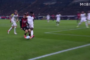 米蘭2球領(lǐng)先！薩56突破穿襠過(guò)人造點(diǎn)！萊奧主罰穩(wěn)穩(wěn)命中！
