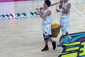 浙BA溫馨的畫面，臺(tái)州灣贈(zèng)送一籮筐臺(tái)州特產(chǎn)涌泉蜜橘...