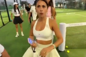 安東內(nèi)拉少女感十足~難怪是梅西白月光，真的就是鄰家女孩的樣子