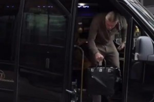 自帶喜感！為什么一看到阿奇姆彭就想笑啊~