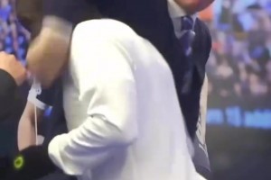 鋼鐵猛男最溫柔的眼神！德保羅總是以拉絲的眼神望向梅西~