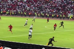 只有犯規(guī)才能阻止梅西??