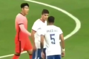 也不喜歡別人內(nèi)訌！名場面：和事佬孫興慜化解對手矛盾！